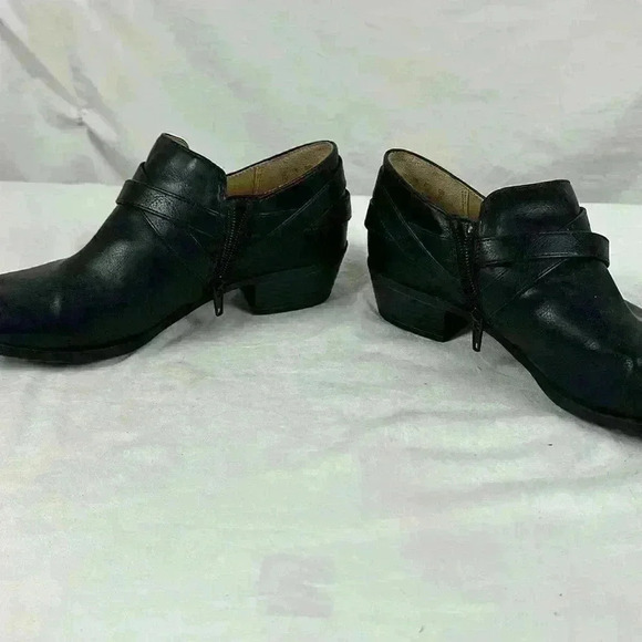 Womens Black Leather Bootie '7M Slip On Strap Silver Buckle 1" Heel Memory Foam - Picture 5 of 6